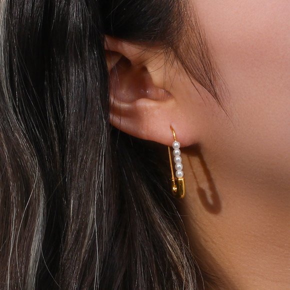Safety Pin Imitation Pearl Hoop Earrings Paper Clip 18K Gold - Picture 6 of 9